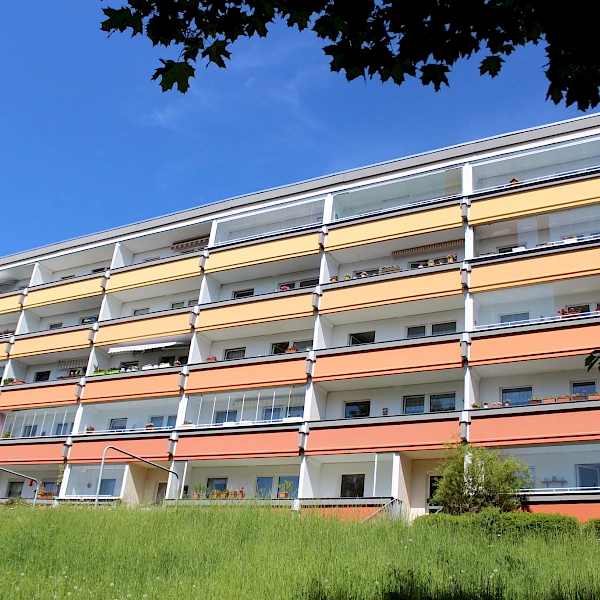 Euer neues Zuhause! Hell sanierte 3-Raum-Wohnung mit geräumiger Loggia sucht neue, freundliche Mieter
