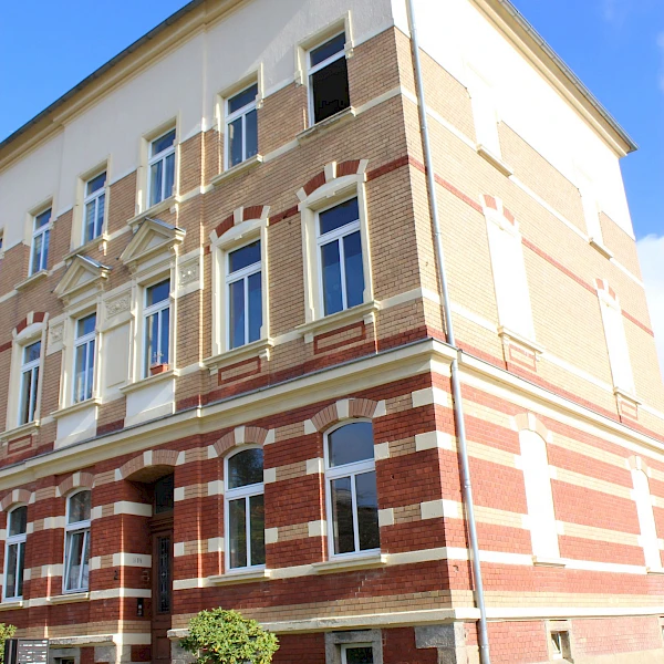 Gemütliche, sanierte 2-Raum-Wohnung mit offener Einbauküche ab sofort zu vermieten
