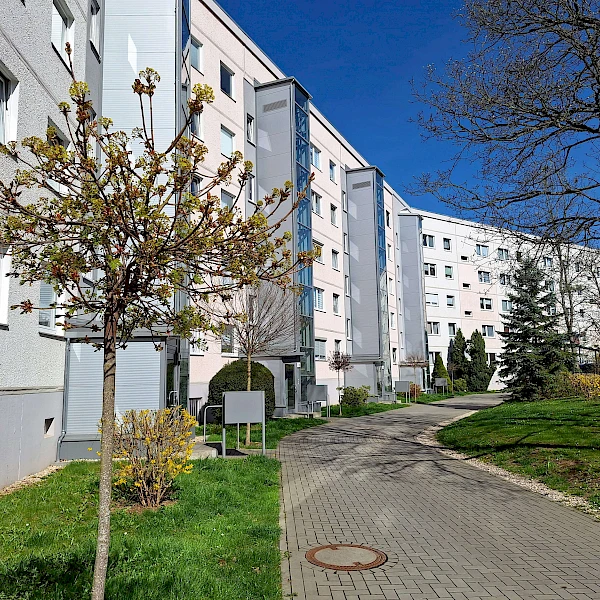 3-2-1-Deins! Attraktive & modern sanierte 2-Raum-Wohnung mit Aufzug & Badewanne in beliebter Wohnlage!