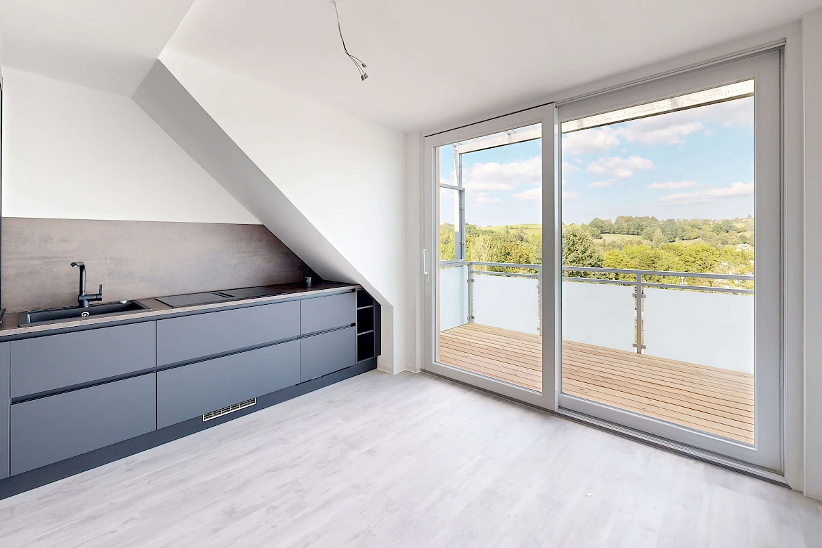 Wohnbeispiel offene Küche & Balkon