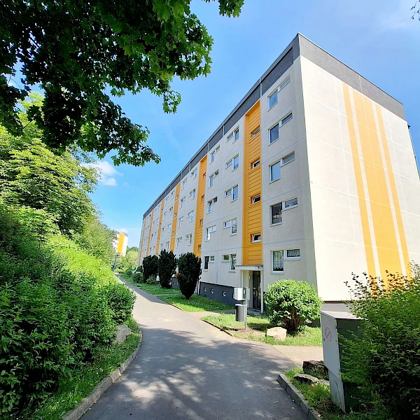 Hereinspaziert! Lasst euch in dieser charmanten 2-Raum-Wohnung mit Südbalkon nieder