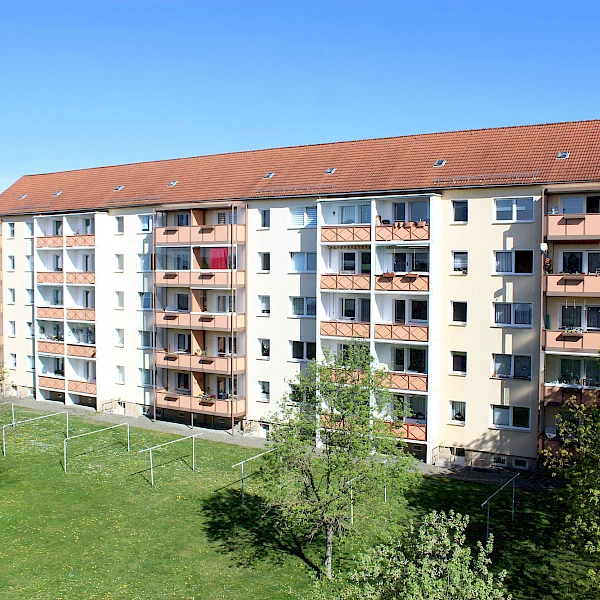 Herzlich willkommen in deiner neuen, attraktiv sanierten 2-Raum-Wohnung mit sonnigem Südbalkon