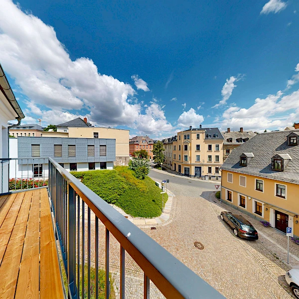 Historisches Ambiente, moderner Komfort! Familien(t)raum im sanierten Altbau mit Balkon ab September