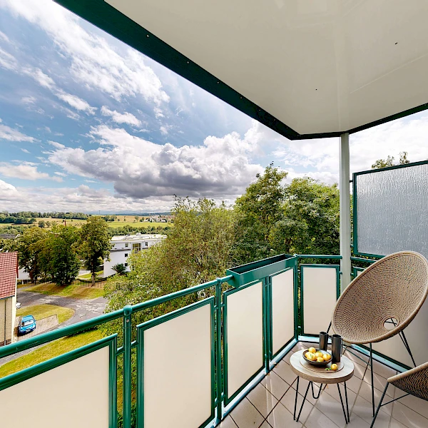 Sagt „ja“ zu dieser schicken, neu sanierten 3-Raum-Wohnung mit Wanne & Weitblick ab Oktober 2026